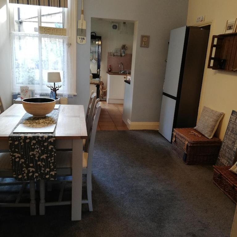 Апартаменты A Summer Place - Spacious Maisonette, Central Whitby, Sleeps 4, Close To Amenities Экстерьер фото
